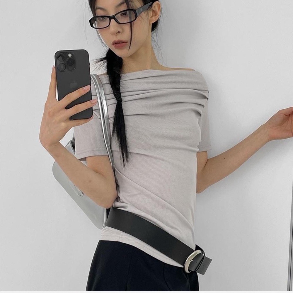 Elegant Off-the-Shoulder Gray Top